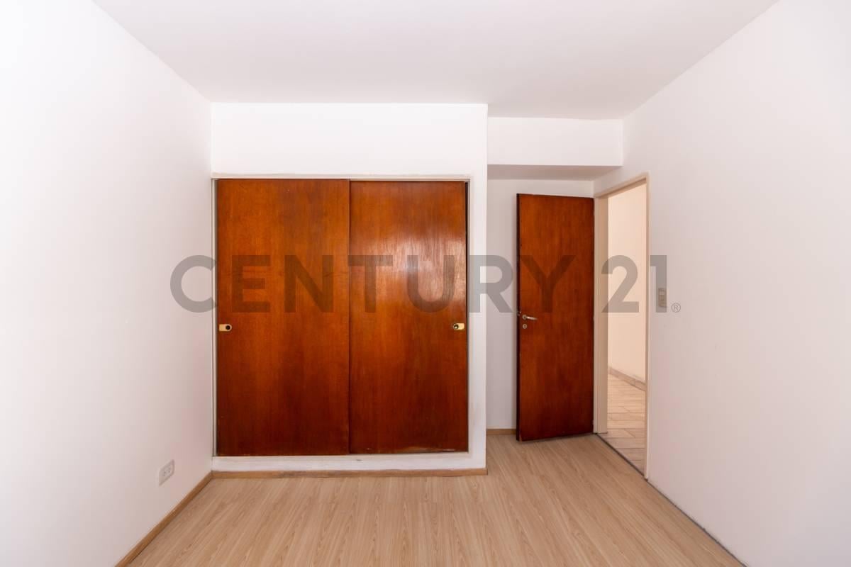 Foto de Departamento en venta 1 dormitorio y patio La Plata, imagen 1