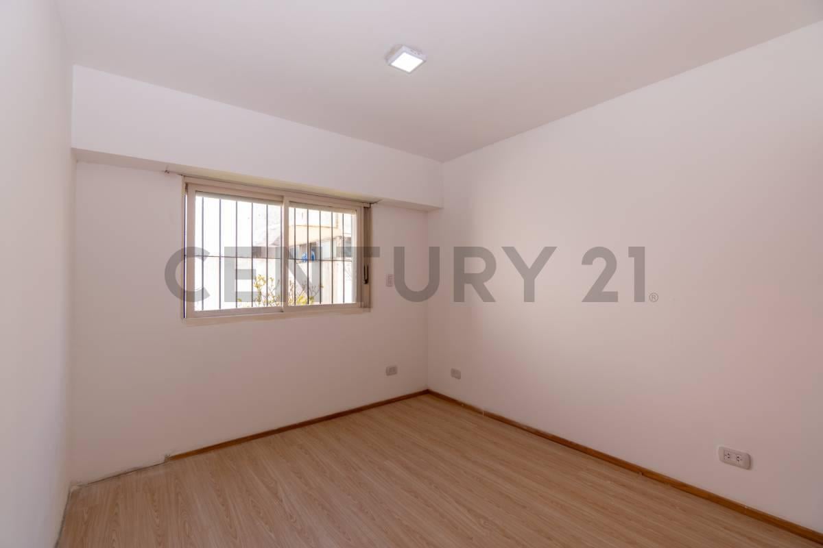 Foto de Departamento en venta 1 dormitorio y patio La Plata, imagen 2