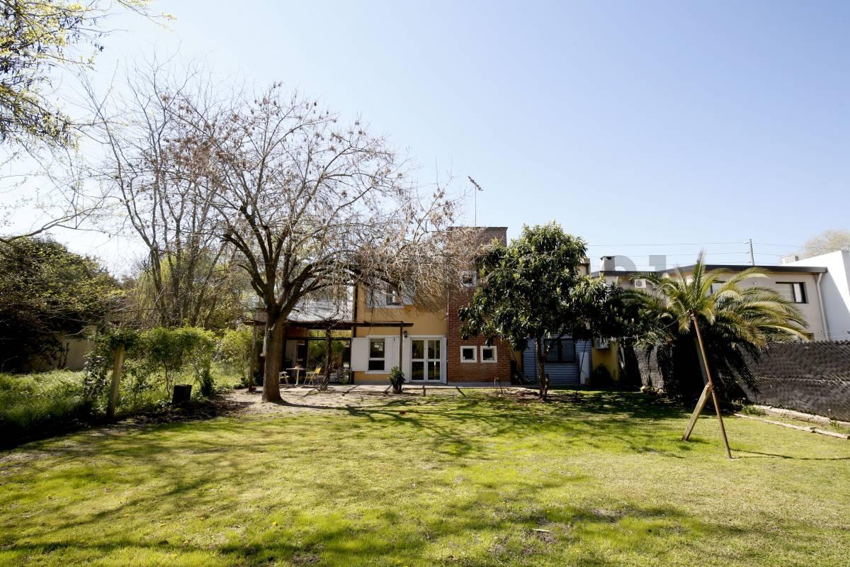 Foto de CASA EN VENTA EN CITY BELL – 3 DORMITORIOS + ESCRITORIO, imagen 2