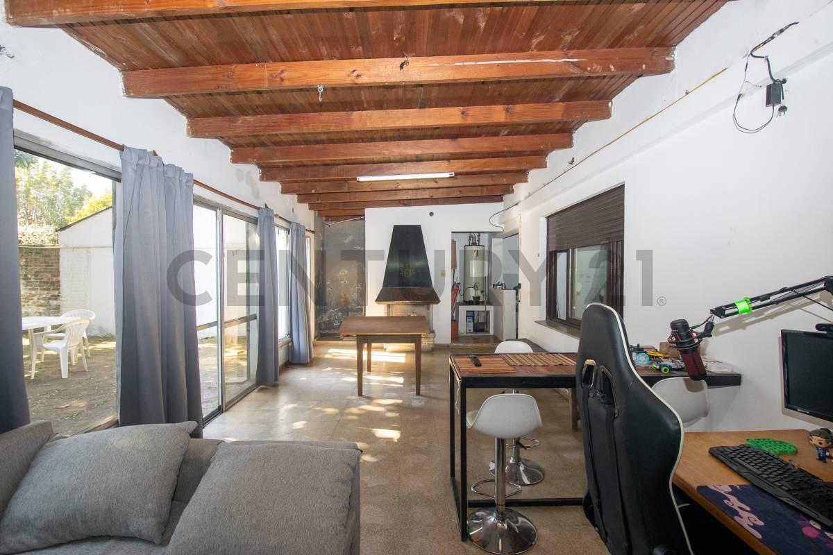 Foto de Casa en venta en Los Hornos con 3 dormitorios, imagen 3