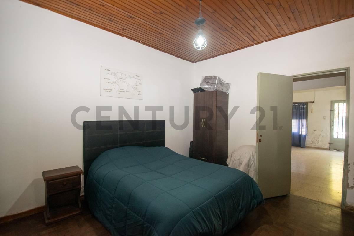 Foto de Casa en venta en Los Hornos con 3 dormitorios, imagen 1