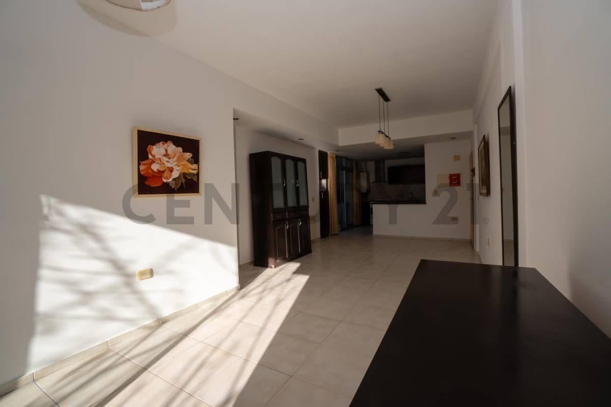 Foto de Departamento en venta en La Plata de 3 dormitorios con cochera, imagen 4