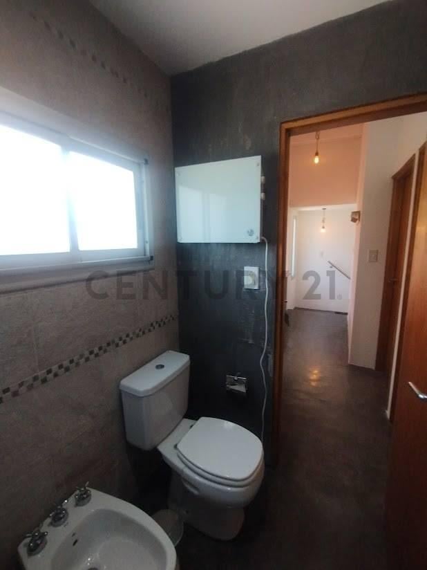 Foto de Duplex en alquiler en Jose Hernández de 2 dormitorios en barrio semi, imagen 5