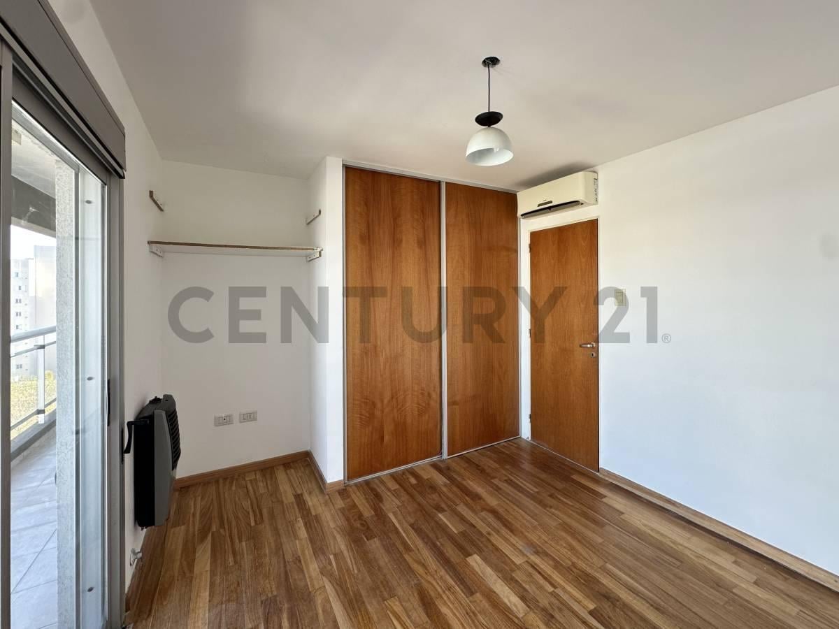 Foto de DEPARTAMENTO EN ALQUILER EN LA PLATA DE 1 DORMITORIO CON COCHERA, imagen 4