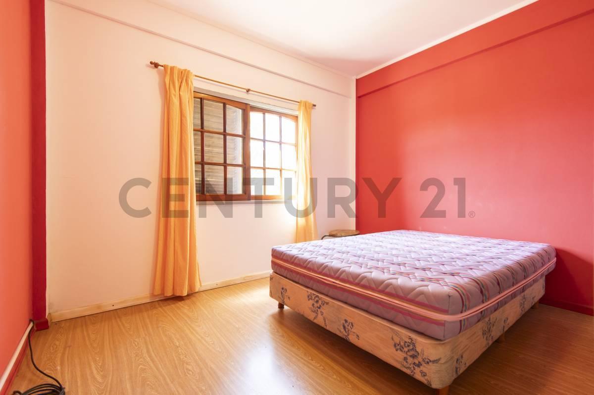 Foto de Departamento en venta en La Plata de 1 dormitorio con cochera y baulera, imagen 3