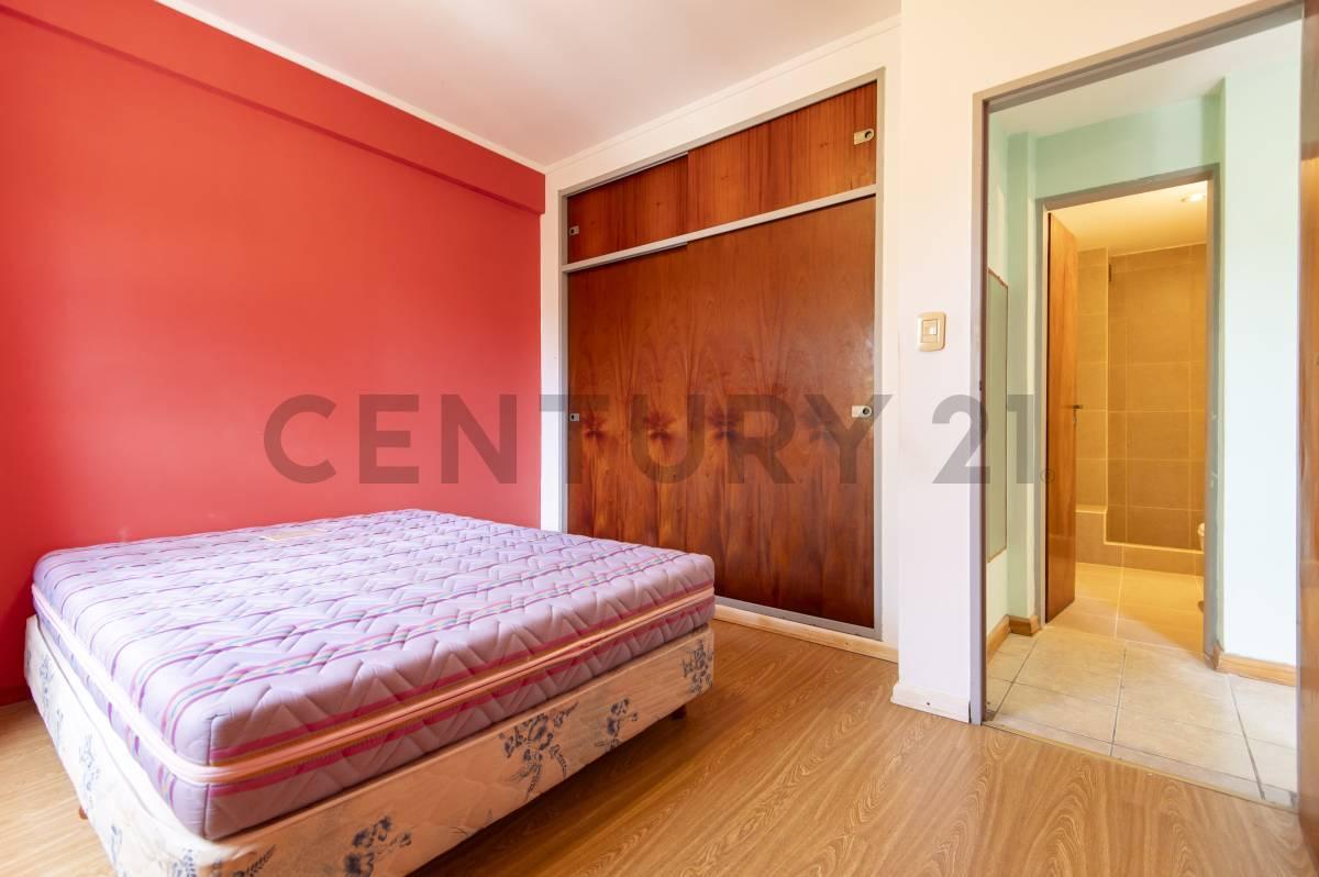 Foto de Departamento en venta en La Plata de 1 dormitorio con cochera y baulera, imagen 4