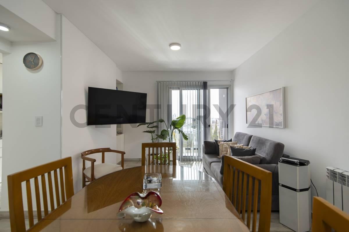 Foto de DEPARTAMENTO EN VENTA EN LA PLATA DE 2 DORMITORIOS Y COCHERA, imagen 4