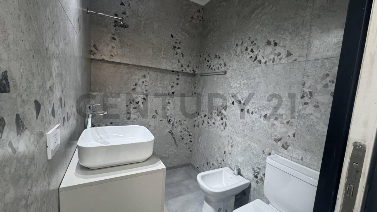 Foto de PH EN VENTA EN LA PLATA DE 3 DORMITORIOS REFACCIONADO, imagen 4