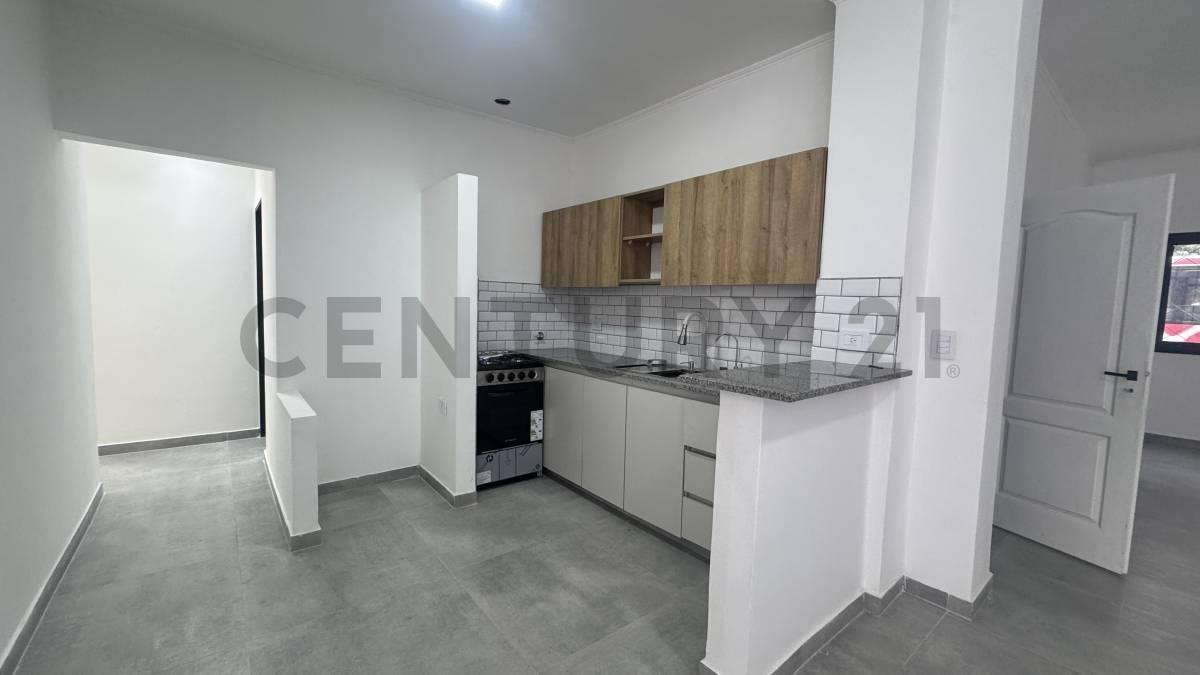 Foto de PH EN VENTA EN LA PLATA DE 3 DORMITORIOS REFACCIONADO, imagen 1