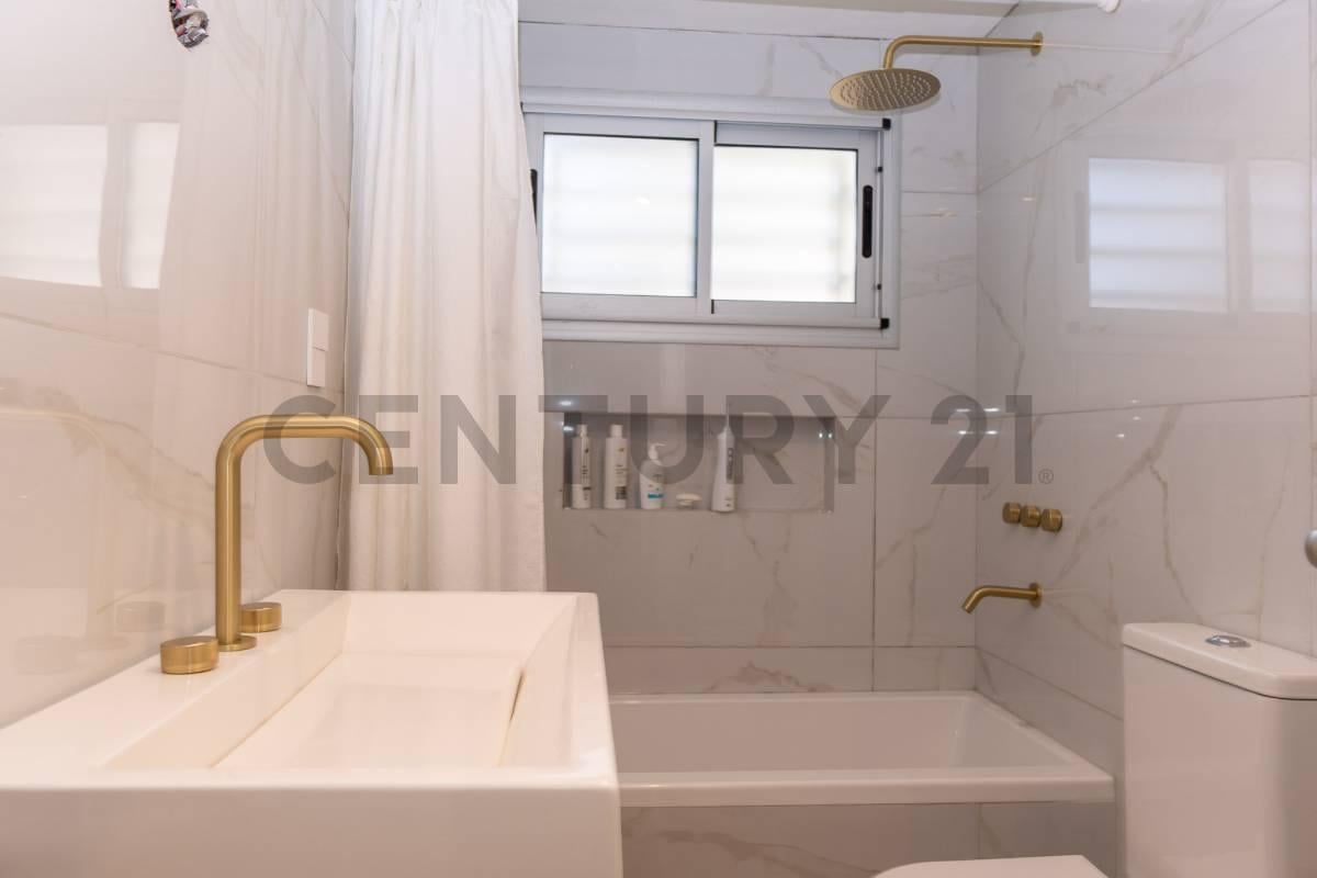 Foto de CASA EN VENTA - CALLE 8 ESQUINA 41, imagen 4