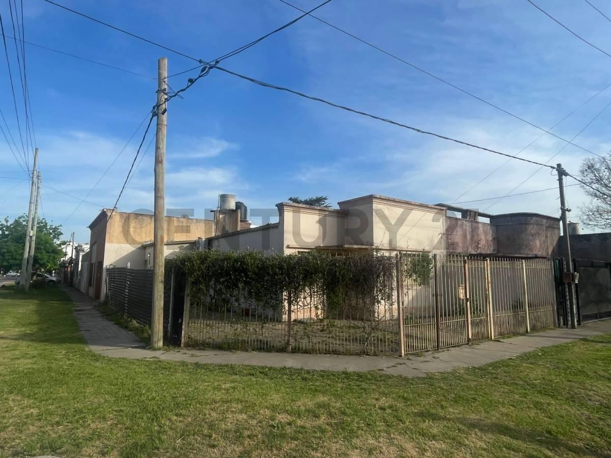Foto de CASA EN VENTA EN LOS HORNOS - LA PLATA - 2 DORMITORIOS, imagen 1