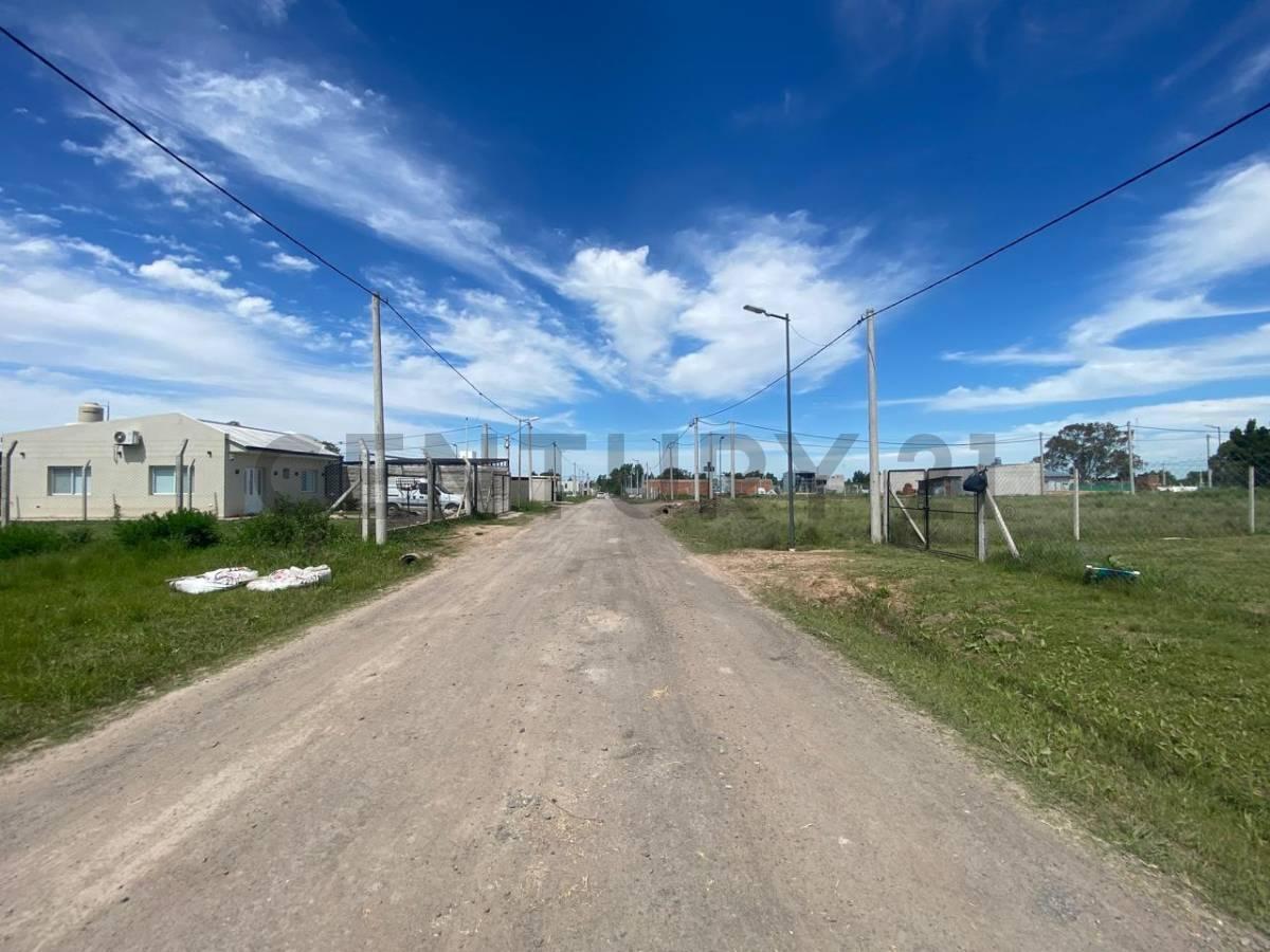 Foto de LOTE 17 EN VENTA EN LA PLATA SICARDI CON ESCRITURA, imagen 3