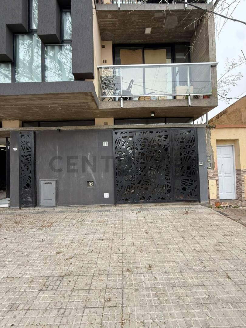 Foto de 39 ENTRE 117 Y 118 PH 1 DORMITORIO EN ALQUILER CON COCHERA CUBIERTA LA, imagen 1
