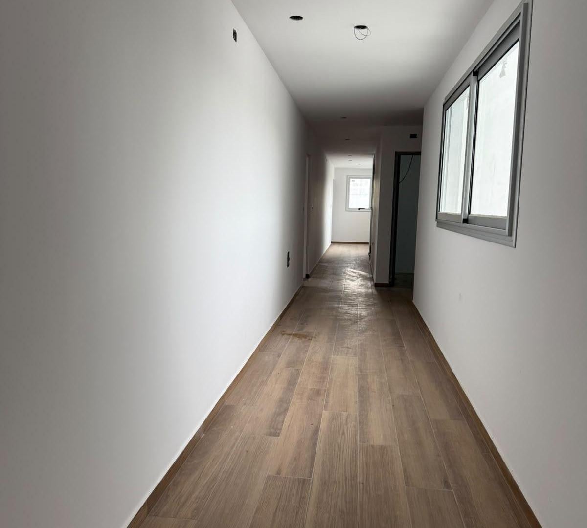 Foto de 57 esquina 17 DEPARTAMENTO 2 DORMITORIOS CON COCHERA EN VENTA LA PLATA, imagen 4