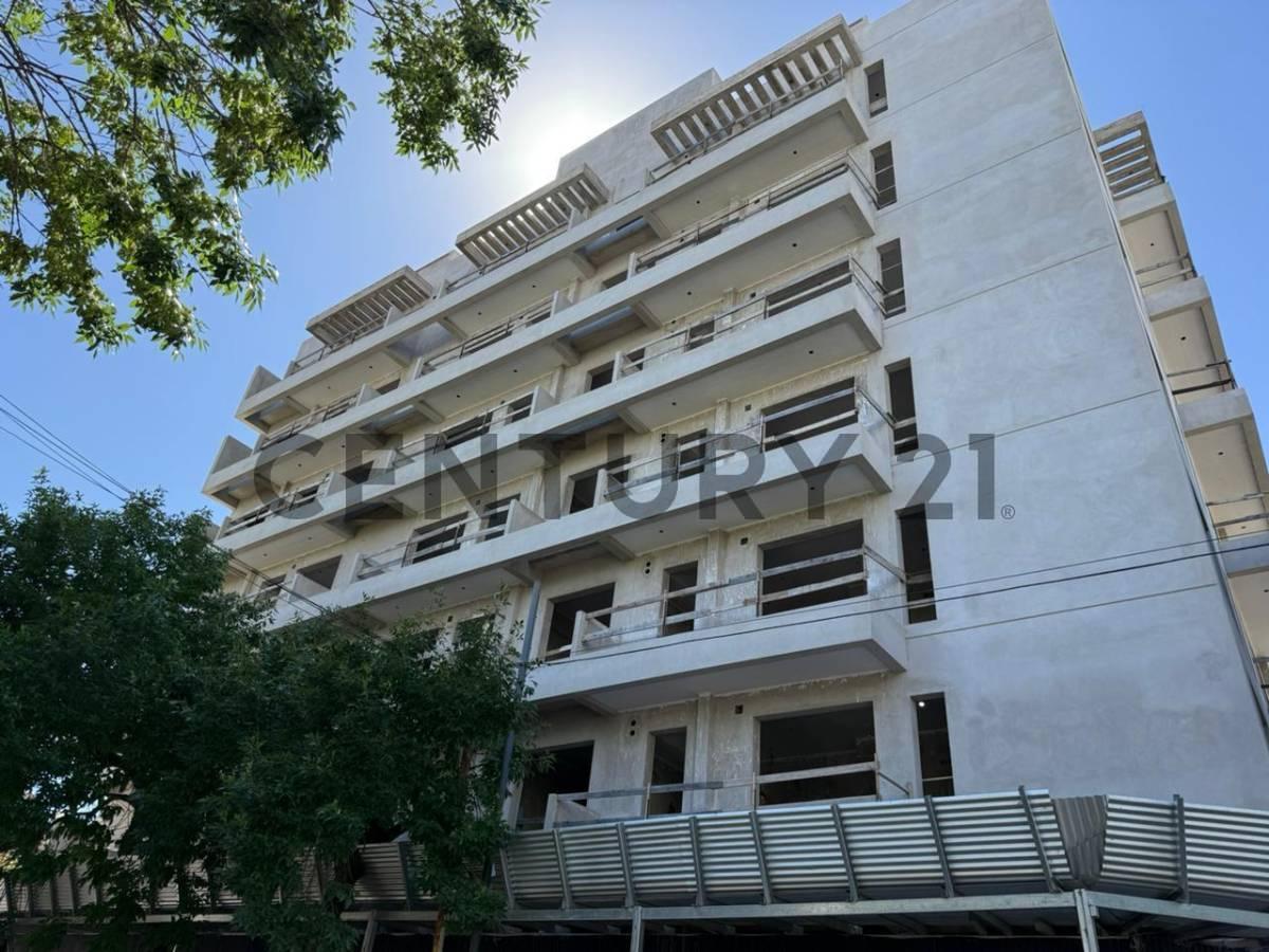 Foto de 57 esquina 17 DEPARTAMENTO 2 DORMITORIOS CON COCHERA EN VENTA LA PLATA, imagen 2