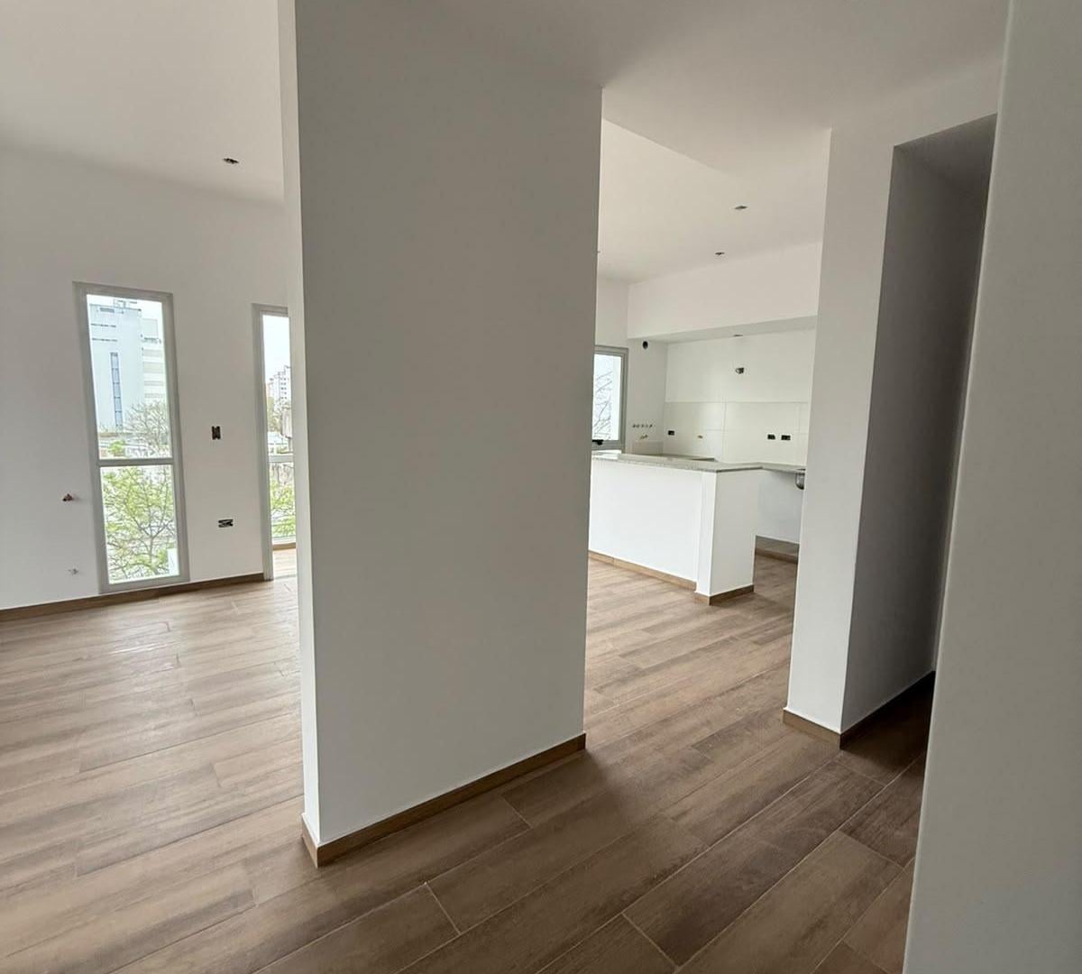 Foto de 57 esquina 17 DEPARTAMENTO 2 DORMITORIOS CON COCHERA EN VENTA LA PLATA, imagen 5