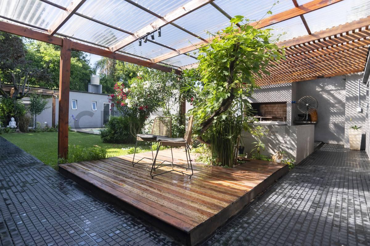 Foto de CASA EN VENTA EN LA PLATA DE 3 DORMITORIOS PARQUE Y PILETA, imagen 2