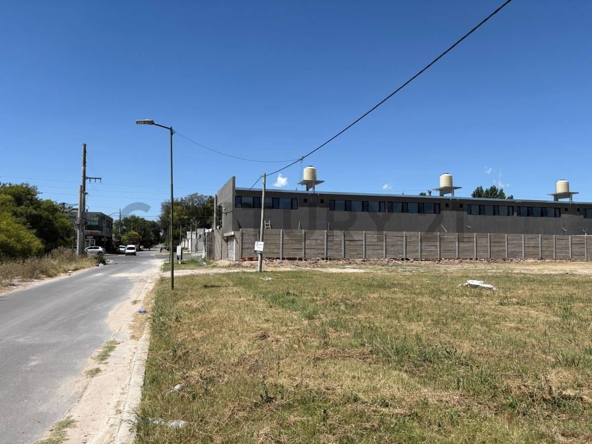 Foto de LOTE EN VENTA EN LA PLATA BARRIO DON ALBERTO vendo lote la plata barrio, imagen 3