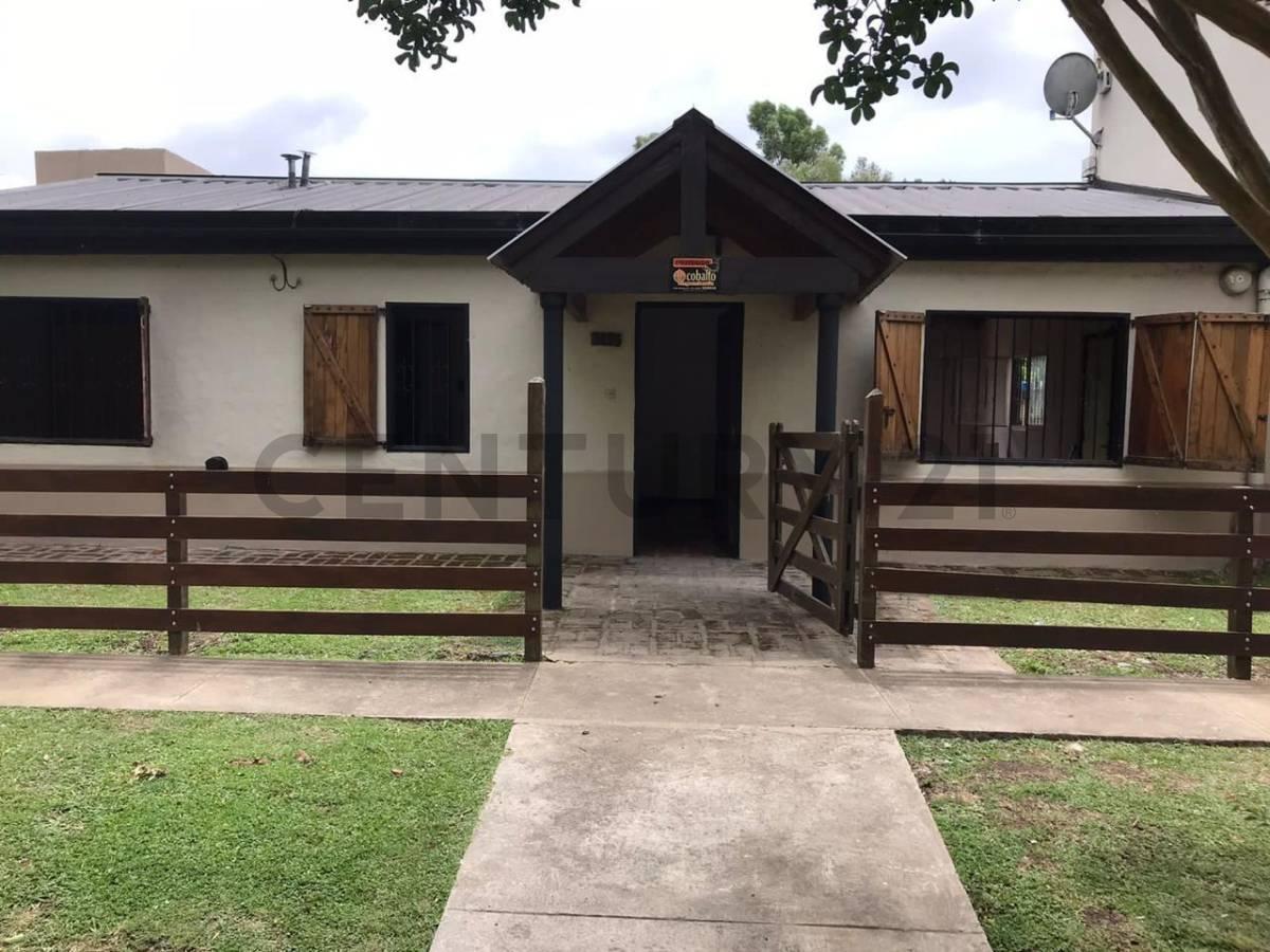 Foto de 36 138 Y 139 CASA EN VENTA CON PILETA Y PARQUE LA PLATA, imagen 1