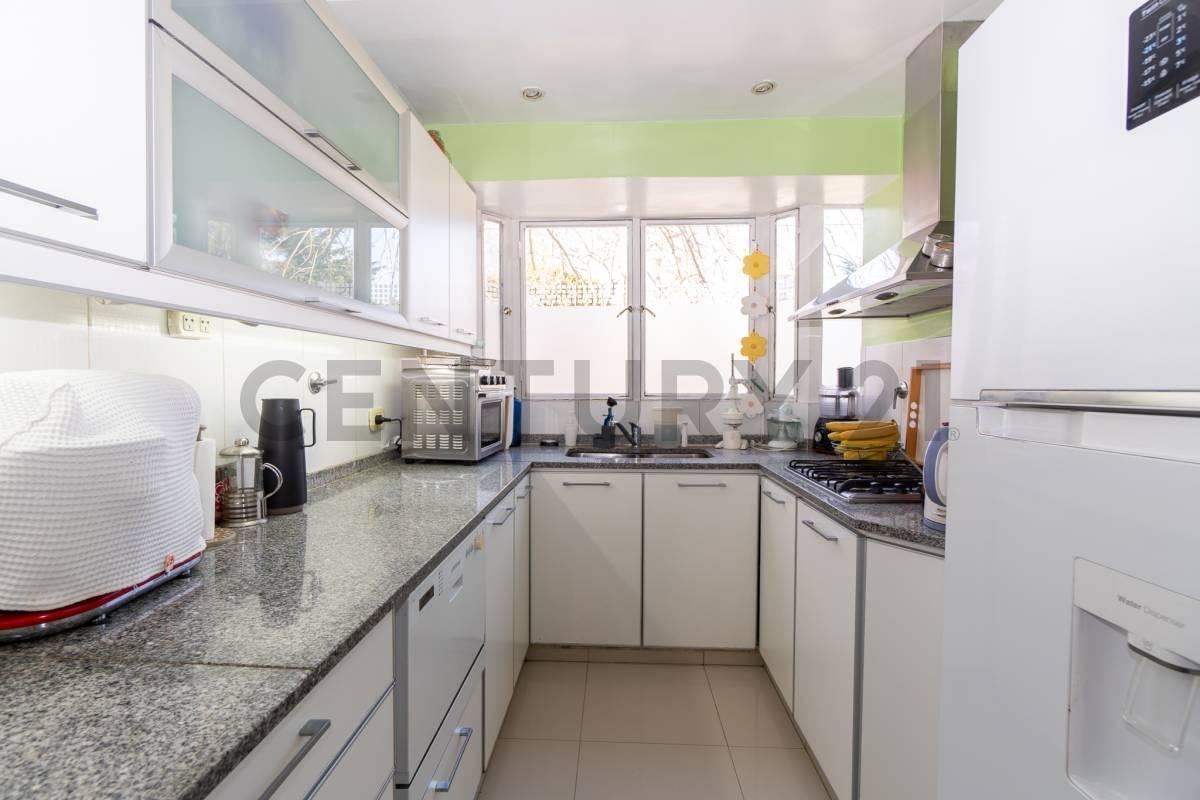 Foto de Casa en venta en La Plata ideal para uso institucional, profesional o, imagen 3