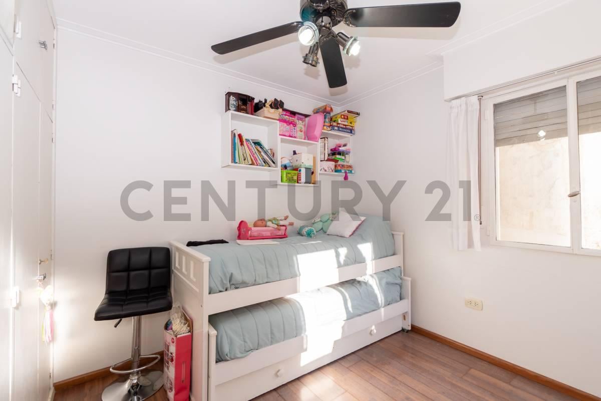 Foto de Casa en venta en La Plata ideal para uso institucional, profesional o, imagen 2