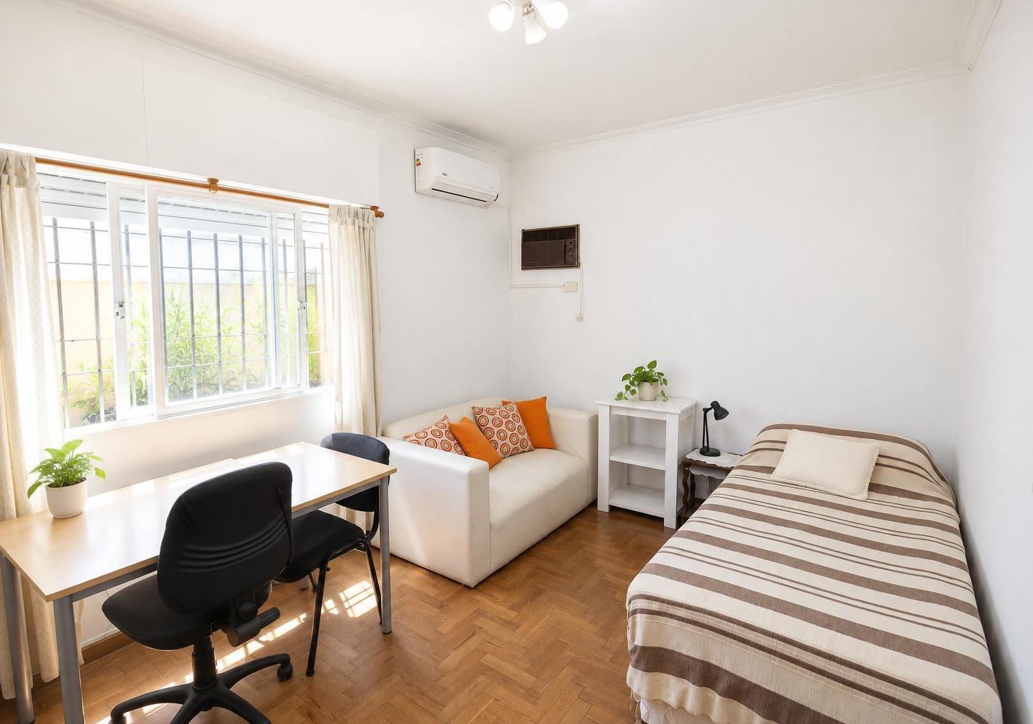 Foto de Casa en Venta en La Plata, 3 dormitorios y parque, imagen 5