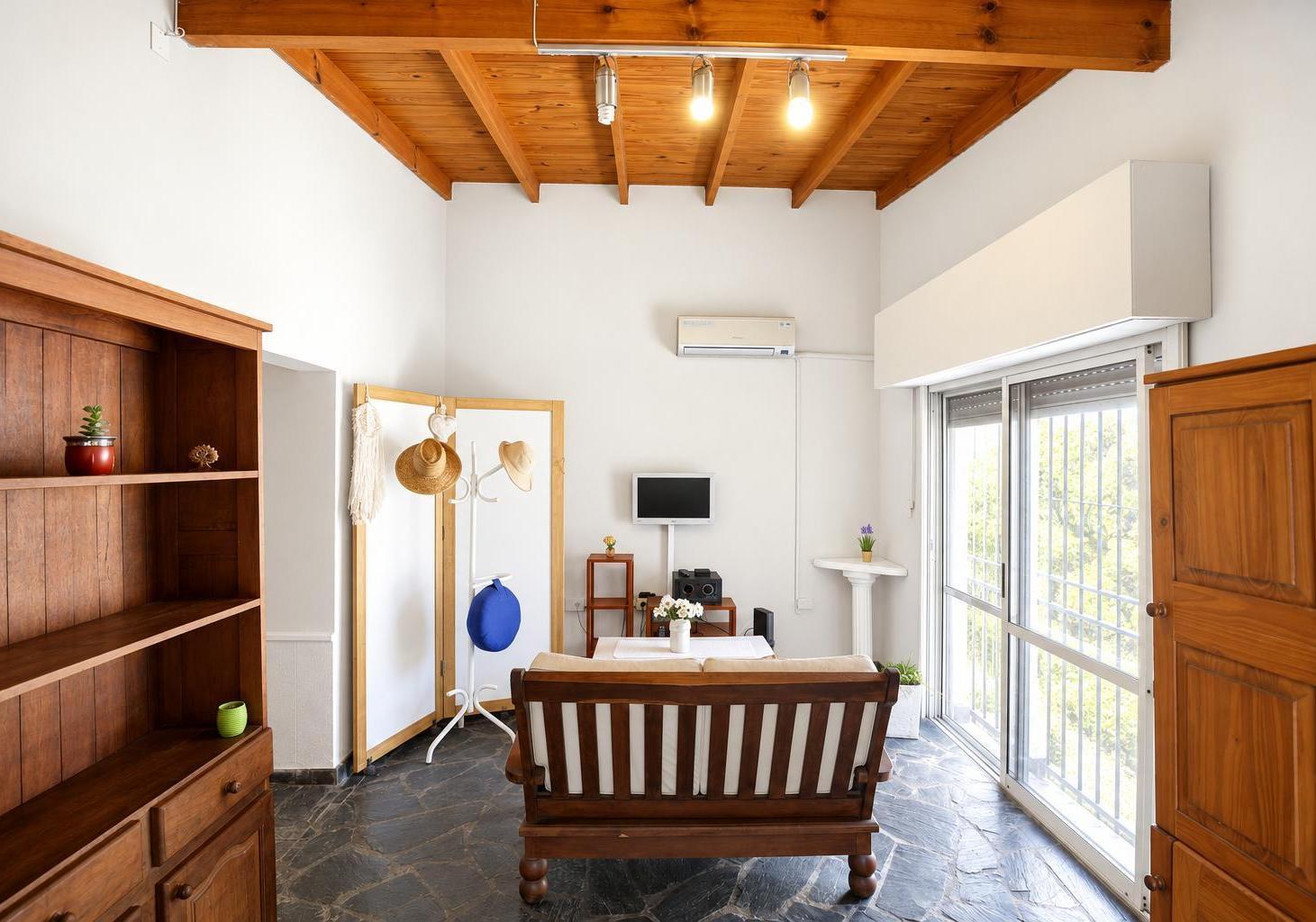 Foto de Casa en Venta en La Plata, 3 dormitorios y parque, imagen 2