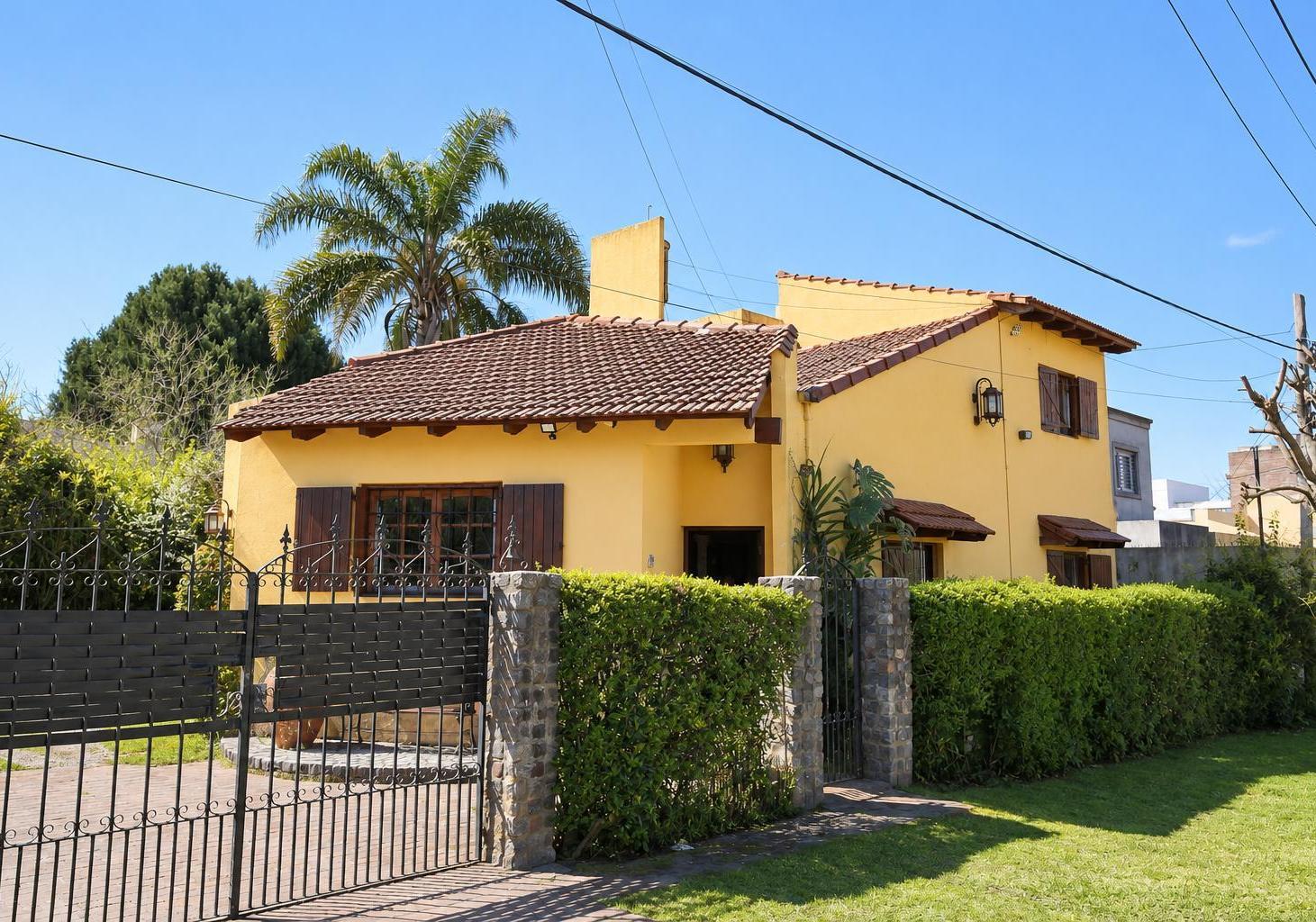 Foto de Casa en venta en Gonnet La Plata con 4 dormitorios, imagen 3