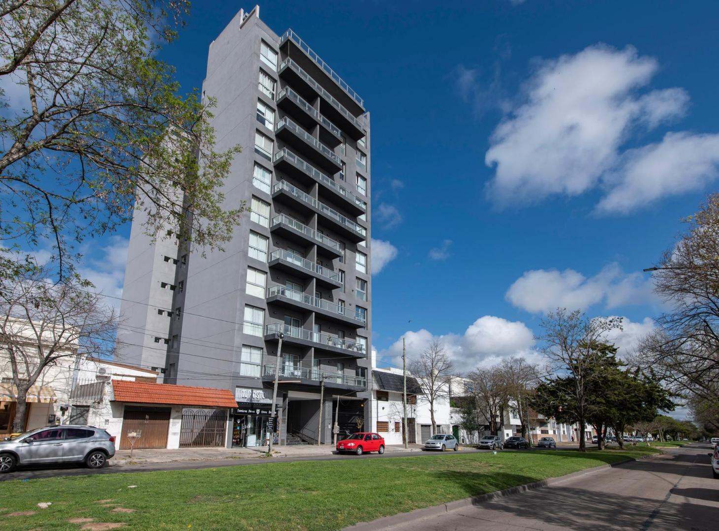 Foto de DEPARTAMENTO EN VENTA EN LA PLATA DE 2 DORMITORIOS Y COCHERA, imagen 5