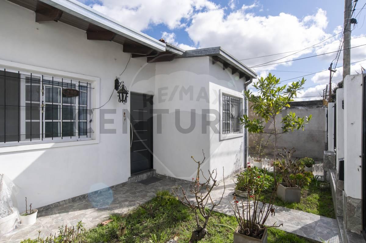 Foto de CASA EN VENTA CON DEPARTAMENTO EN LA PLATA SAN CARLOS, imagen 5