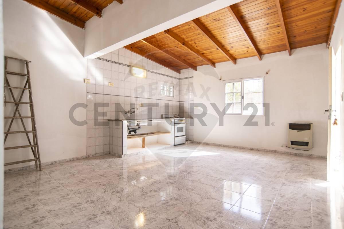 Foto de CASA EN VENTA CON DEPARTAMENTO EN LA PLATA SAN CARLOS, imagen 3