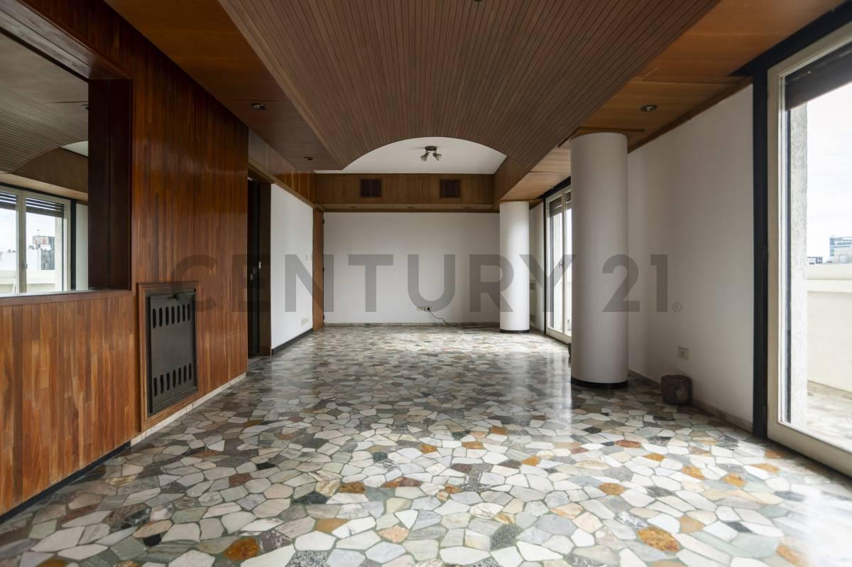 Foto de Departamento en venta en La Plata de cuatro habitaciones, imagen 1