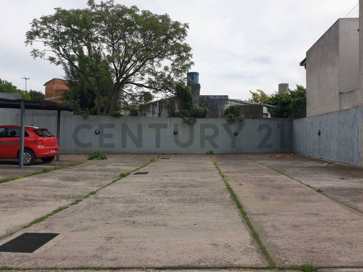 Foto de Cochera en venta en La Plata zona La Loma, imagen 3