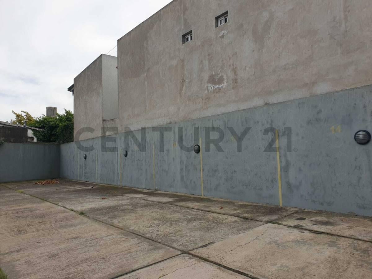 Foto de Cochera en venta en La Plata zona La Loma, imagen 4