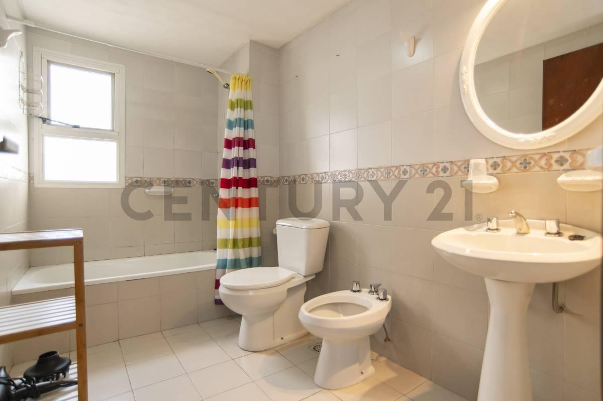 Foto de Departamento en venta en La Plata de dos dormitorios zona Pasaje Rodrigo, imagen 5
