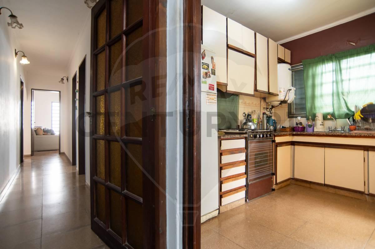 Foto de CASA EN VENTA 3 DORMITORIOS CON LOCAL COMERCIAL, imagen 4