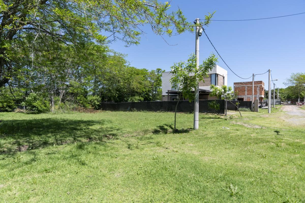 Foto de LOTE EN VENTA 10 x27 Barrio Liquidambar, La Plata, imagen 5