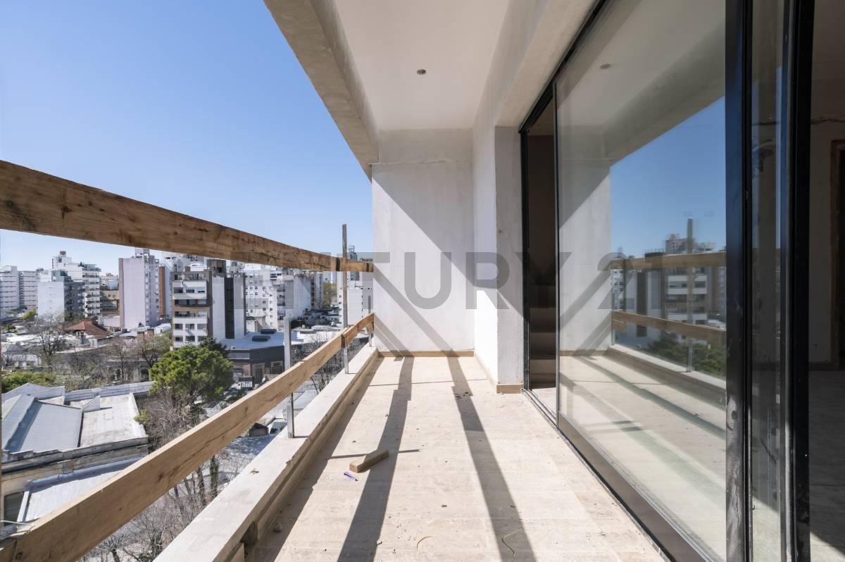 Foto de DEPARTAMENTO EN VENTA EN LA PLATA TIPO TRIPLEX CON TERRAZA PRIVADA, imagen 1