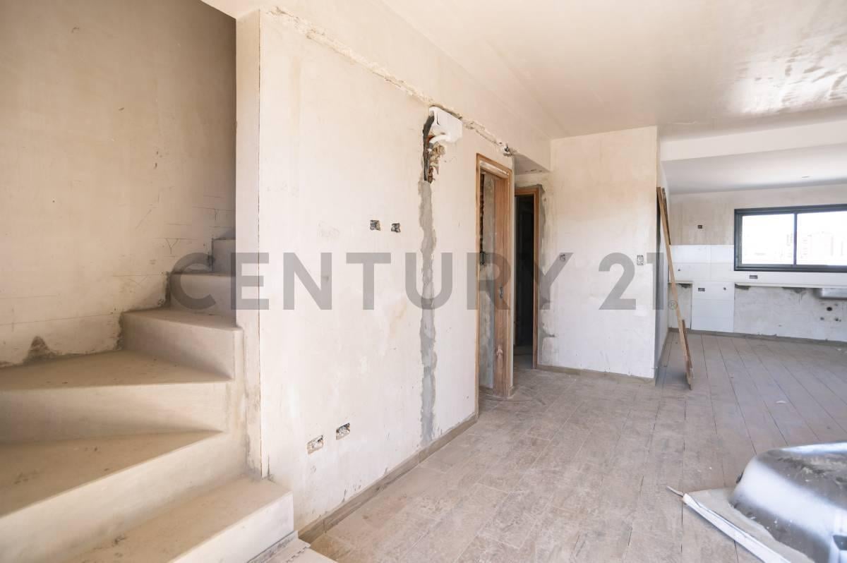 Foto de DEPARTAMENTO EN VENTA EN LA PLATA TIPO TRIPLEX CON TERRAZA PRIVADA, imagen 5