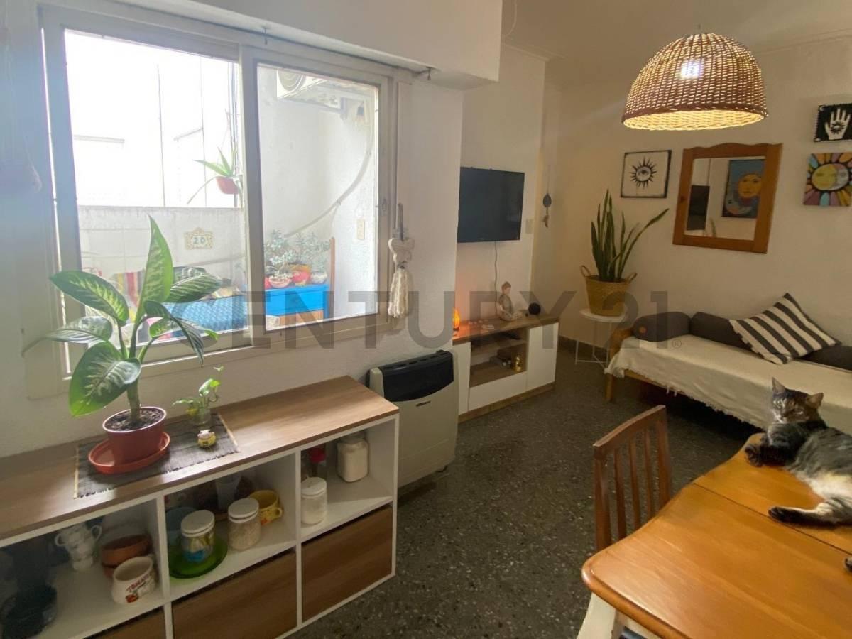 Foto de DEPARTAMENTO EN VENTA EN LA PLATA 2 DORMITORIOS Y COCHERA, imagen 3