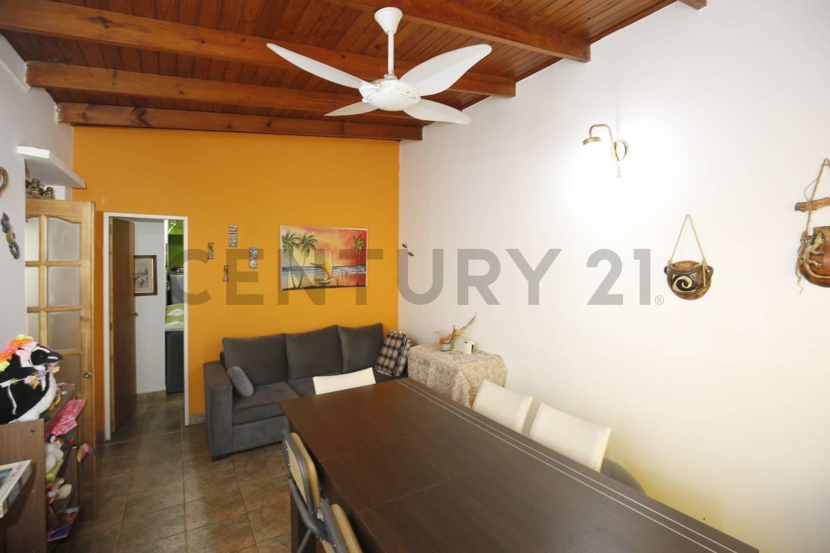 Foto de CASA EN VENTA DE DOS DORMITORIOS EN LA PLATA, imagen 5