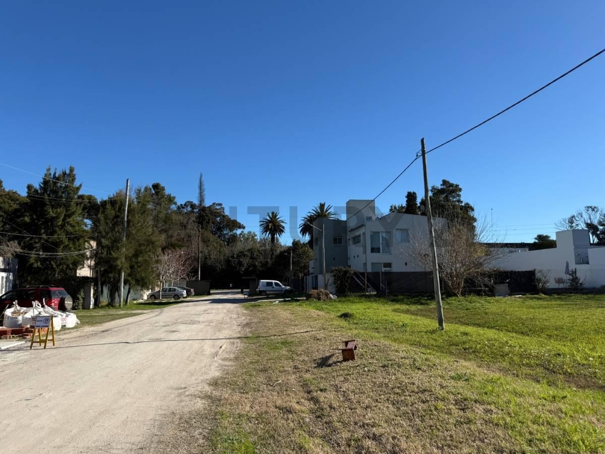 Foto de LOTE EN VENTA EN LA PLATA BARRIO SAN PATRICIO - HERNANDEZ, imagen 5