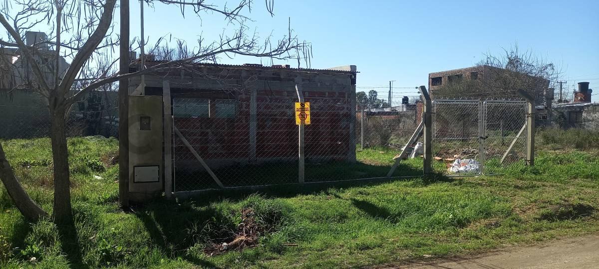 Foto de CASA EN VENTA EN LA PLATA LISANDRO OLMOS (A TERMINAR), imagen 2