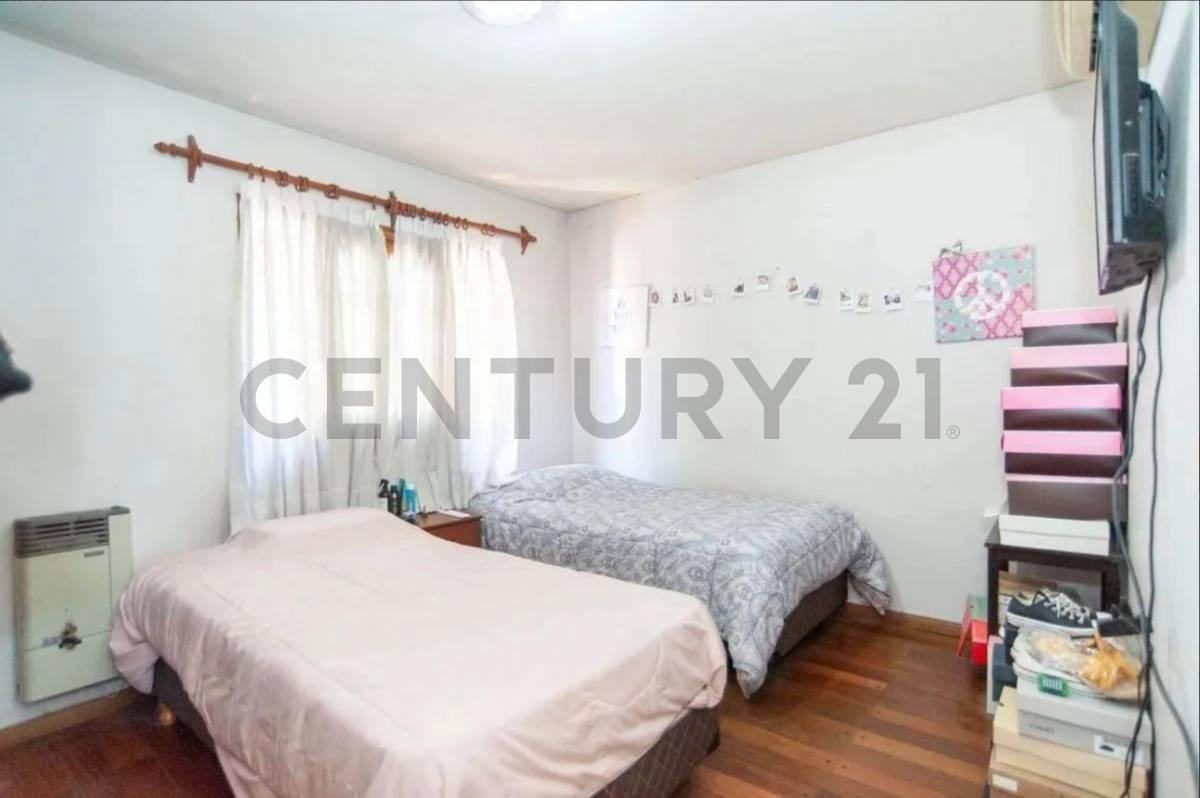 Foto de Casa en Venta en La Plata 4 dormitorios, imagen 5
