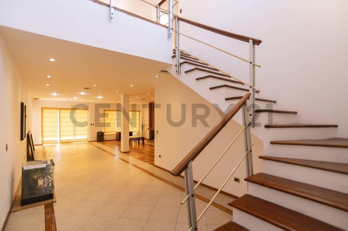 Foto de Casa en venta en Gonnet 5 habitaciones y piscina, imagen 1