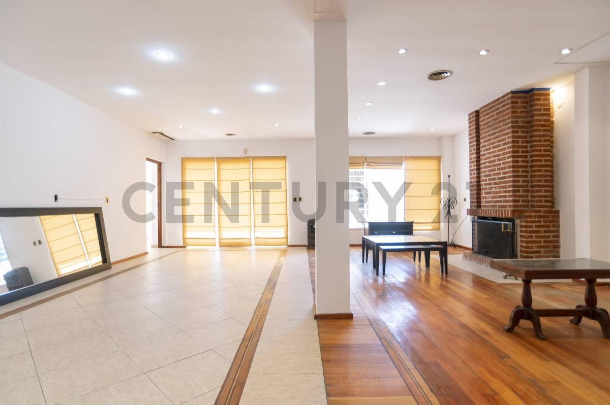 Foto de Casa en venta en Gonnet 5 habitaciones y piscina, imagen 2