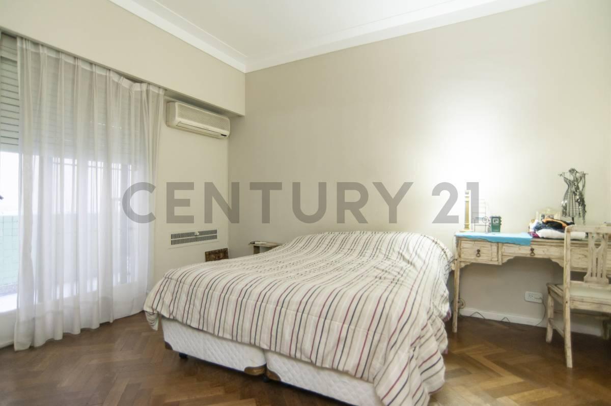 Foto de Departamento en venta en La Plata de 4 dormitorios, imagen 3