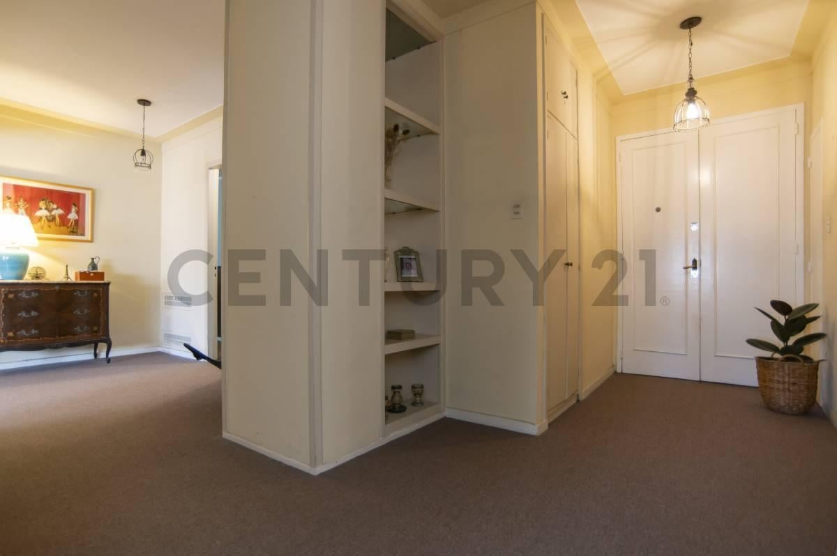 Foto de Departamento en venta en La Plata de 4 dormitorios, imagen 2
