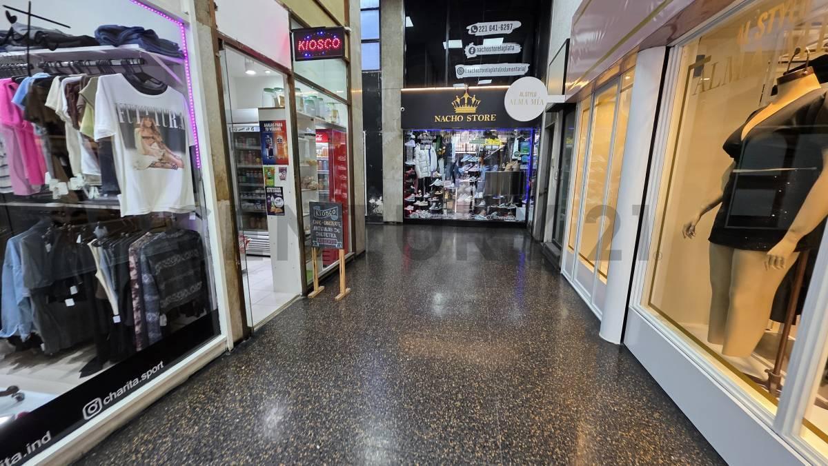 Foto de Local en venta en La Plata centro calle 8 con renta activa, imagen 2