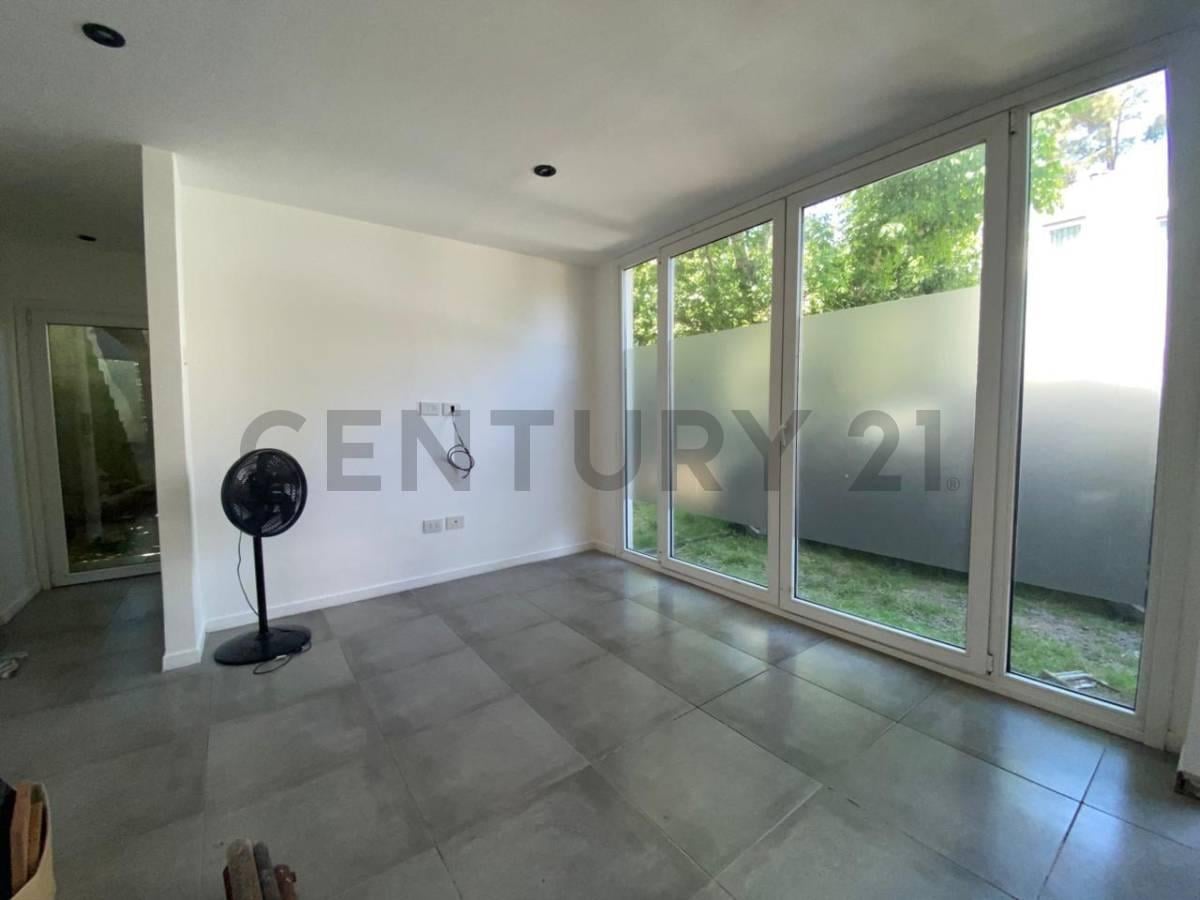 Foto de Casa Duplex en venta 2 dormitorios, cochera, imagen 2